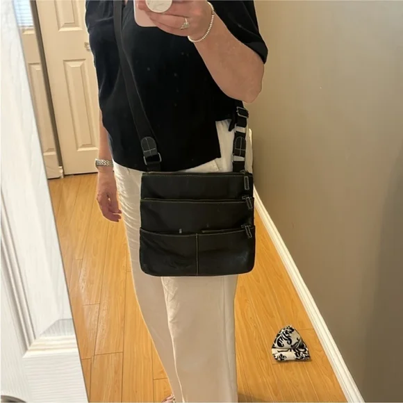 ROOTS black pebbled leather & canvas crossbody bag purse multiple pockets lined - Picture 2 of 15